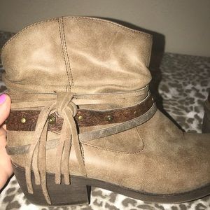 Tan Maurice’s boots